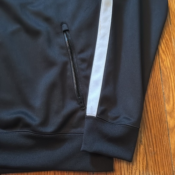 2011 Nike Basketball Jacket - Picture 5 of 11